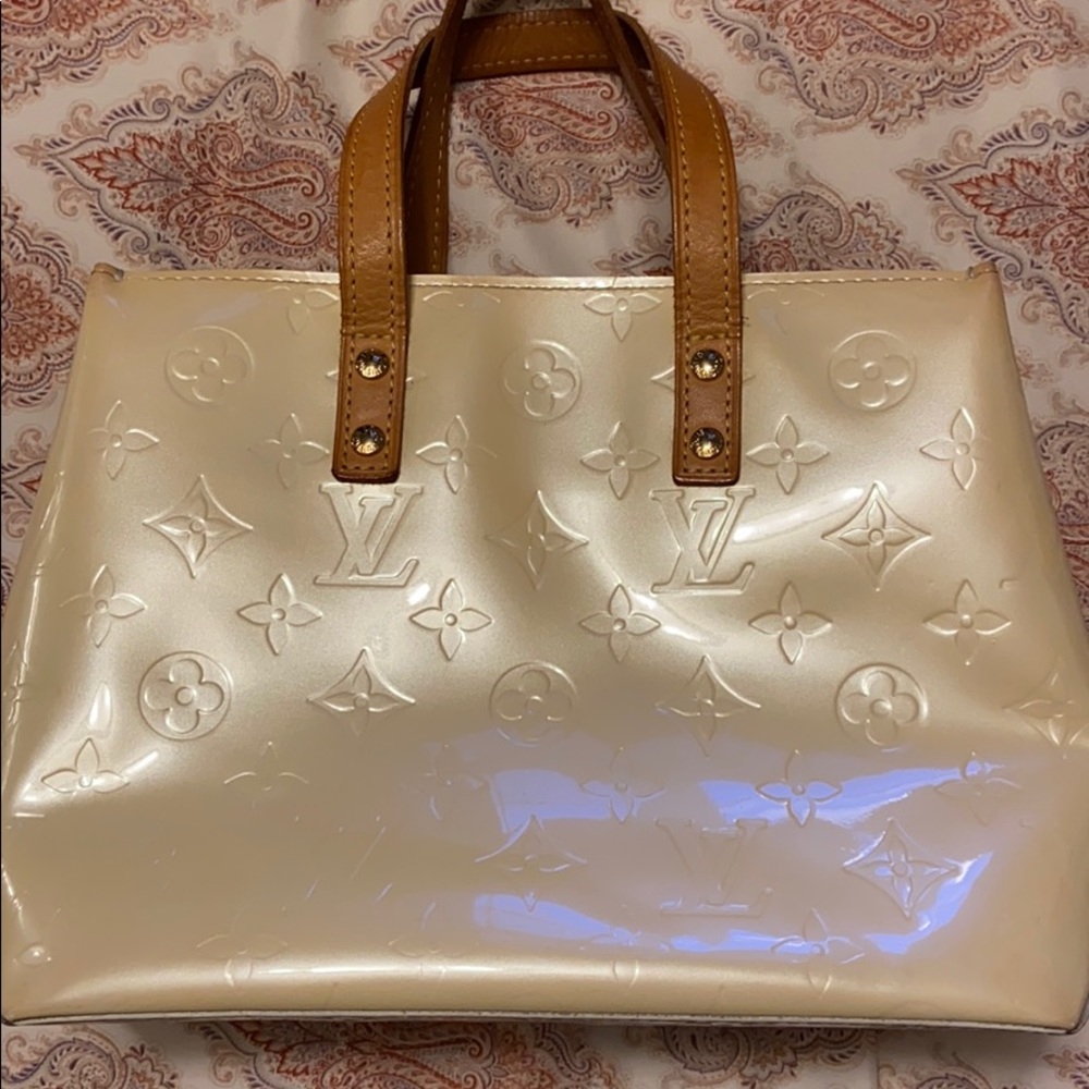 Louis Vuitton Vernis Reade